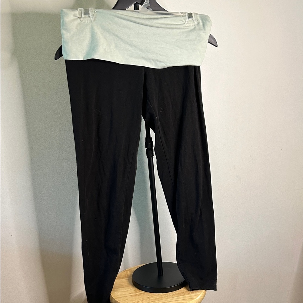 Victoria's Secret Black and Light Green Yoga Leggings